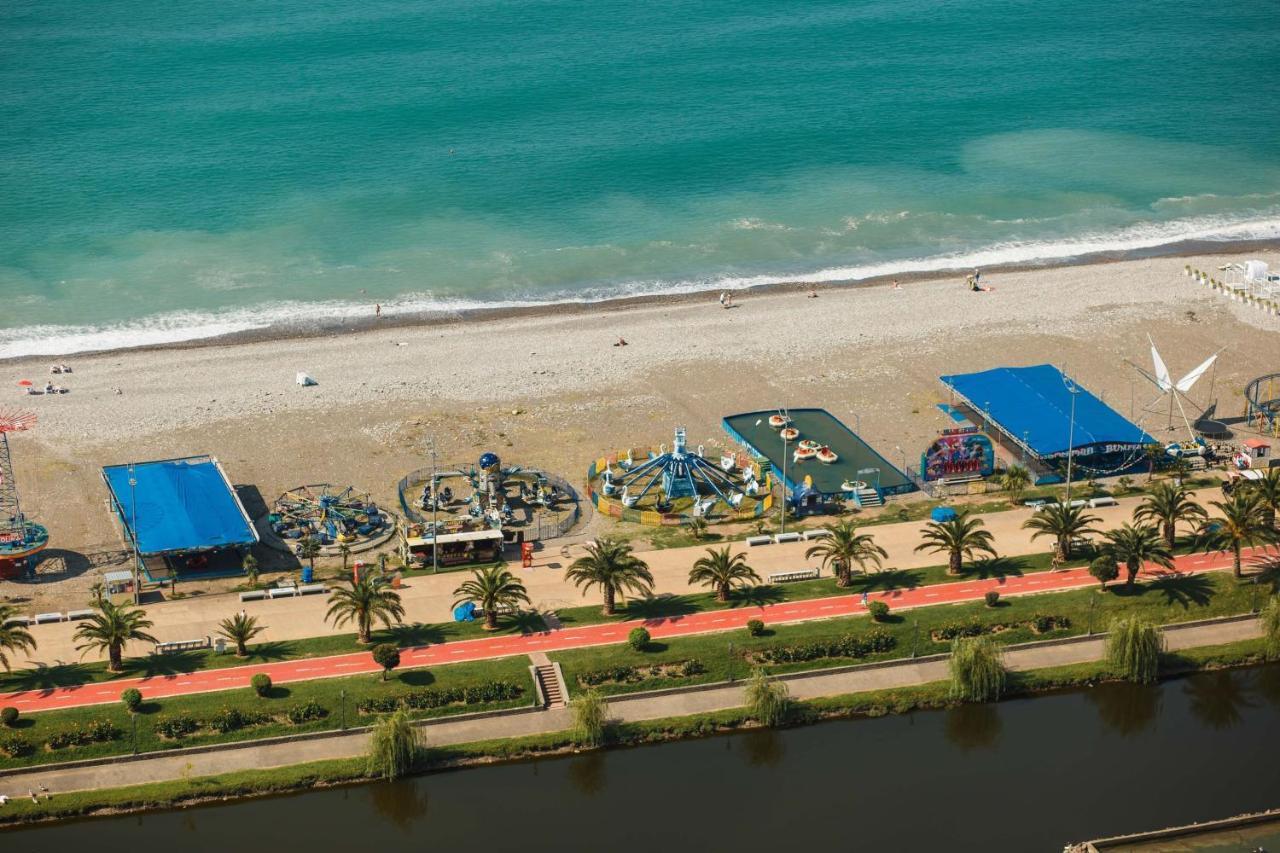 Premium Aparthotel With Sea View บาทูมิ ภายนอก รูปภาพ